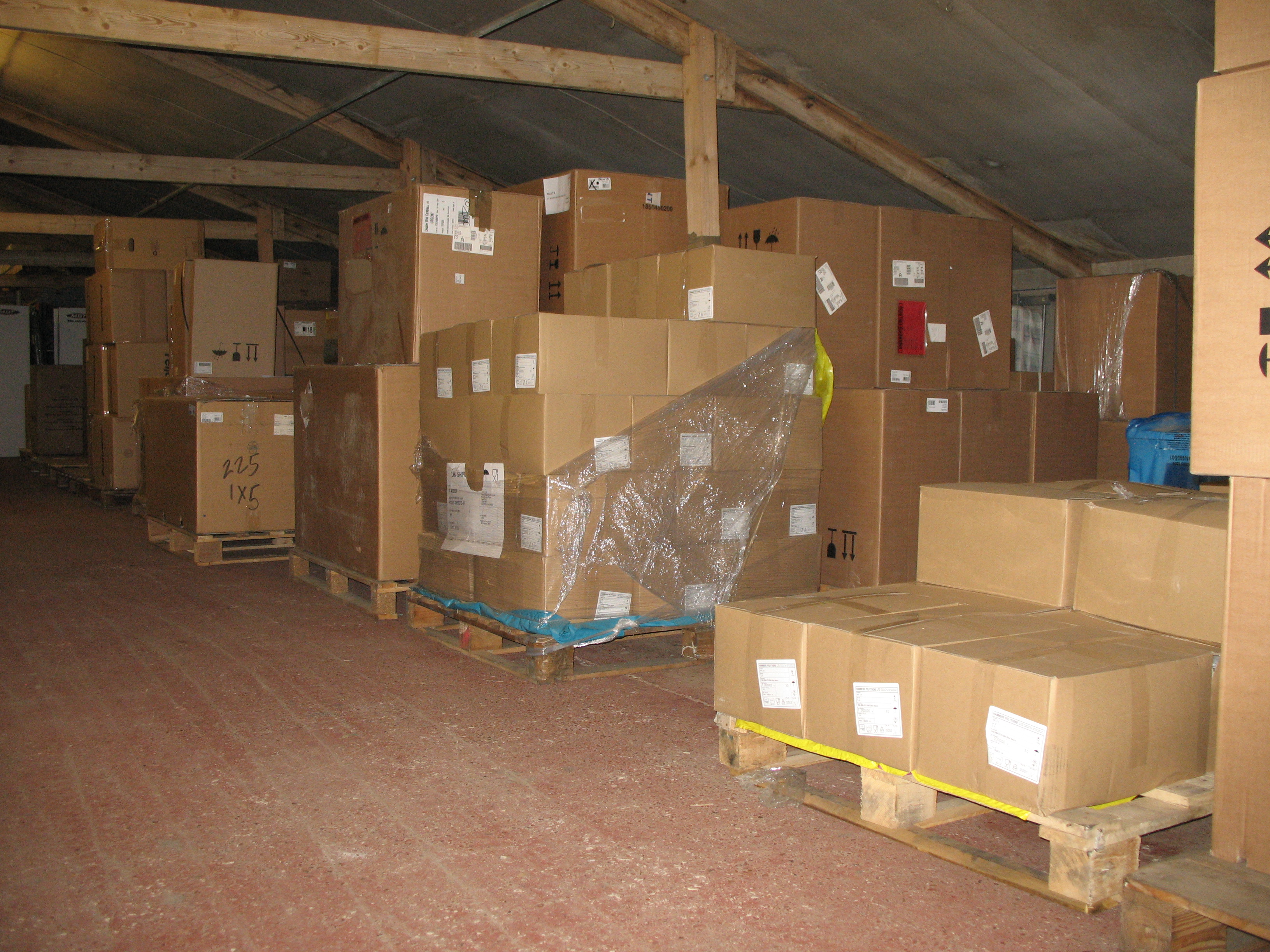 Low Cost Storage and warehouse space in Horley,Redhill,Crawley